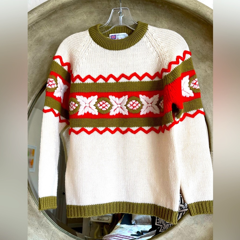 Wool embroidered sweater size S